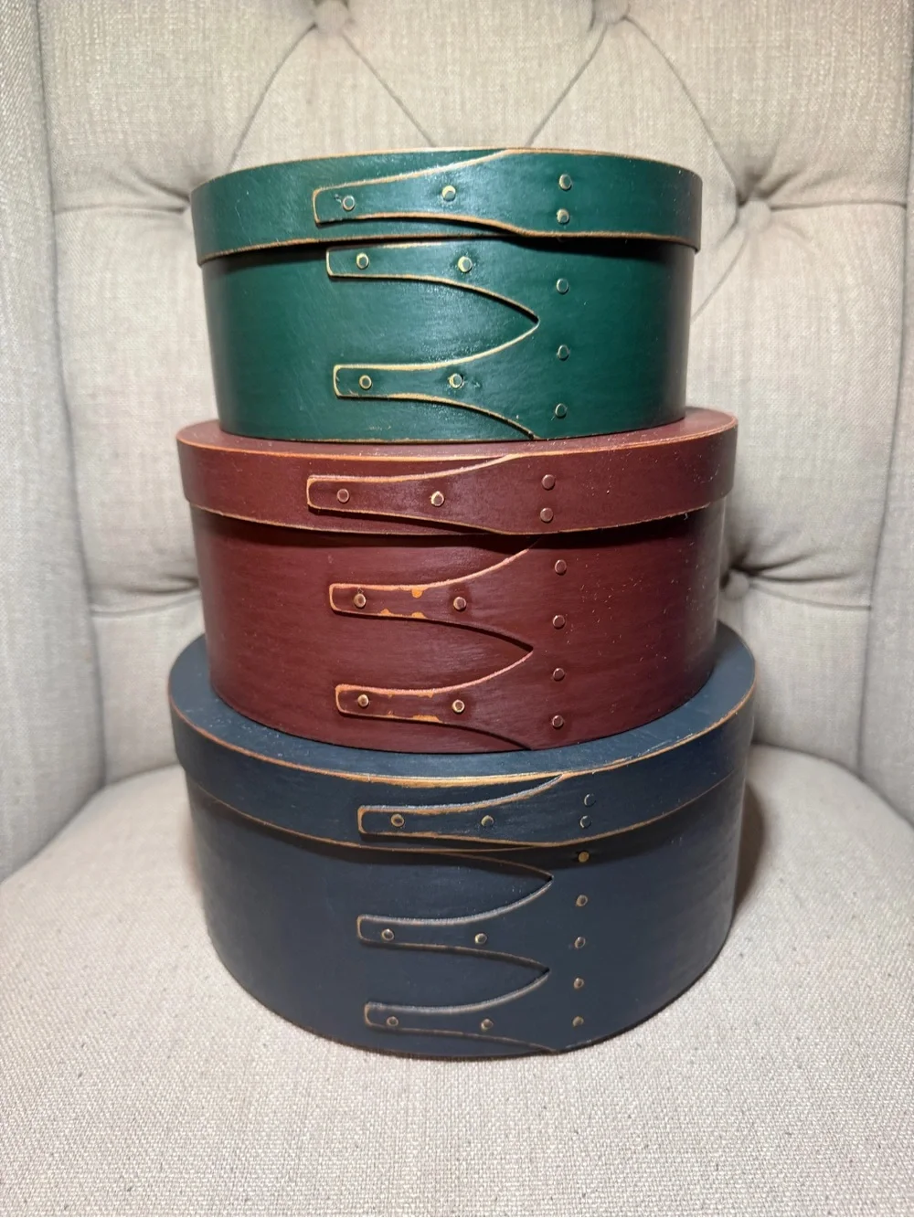 Set of 3 Wooden Shaker Design Circular Nesting Boxes w/ Swallowtail Joints & Lid